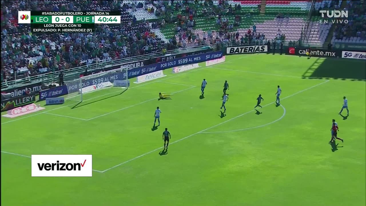 ¡TIRO ATAJADO! disparo por Pablo Parra.