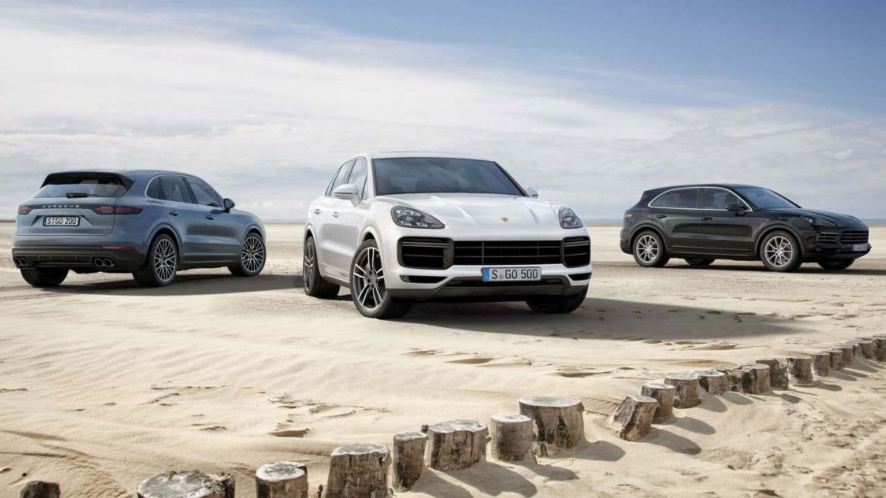 La Cayenne estará disponible con tres motores turbocargados (los dos primeros de seis cilindros) todos a gasolina. El primero de 340 hp; el segundo de 440 hp para la 
<b>Cayenne S</b>, y el potente V8 de 550 caballos de fuerza y 567 lb-pie de torque para la 
<b>Cayenne Turbo</b>. Por primera vez Porsche incorpora una transmisión Tiptronic de ocho velocidades en esta camioneta.