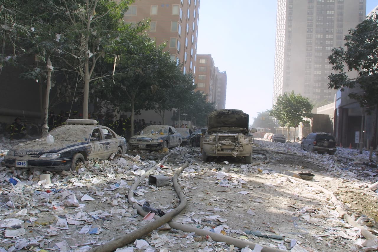 La gran mayoría de estos pertenecían a propietarios privados, pero fueron las unidades del Departamento de Bomberos de Nueva York las que mayor impacto económico generaron ese día.