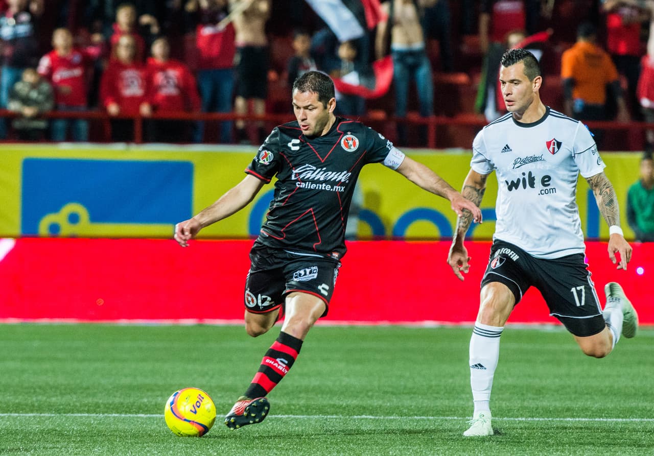El defensa Pablo Aguilar salió de los Xolos de Tijuana para incorporarse al Cruz Azul, donde dijo querer igualar en logros a Carlos Hermosillo, quien también tuvo éxito en América.