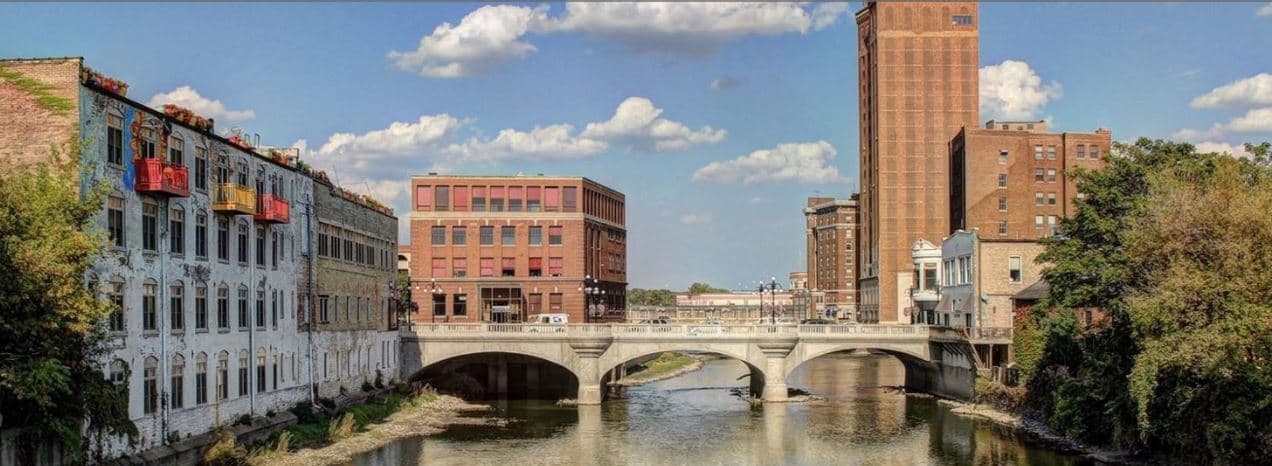 Puede encontrar una lista de las actividades de Aurora Avanzando en línea en 
<a href="http://www.aurora-il.org/AuroraAvanzando">www.aurora-il.org/AuroraAvanzando</a>