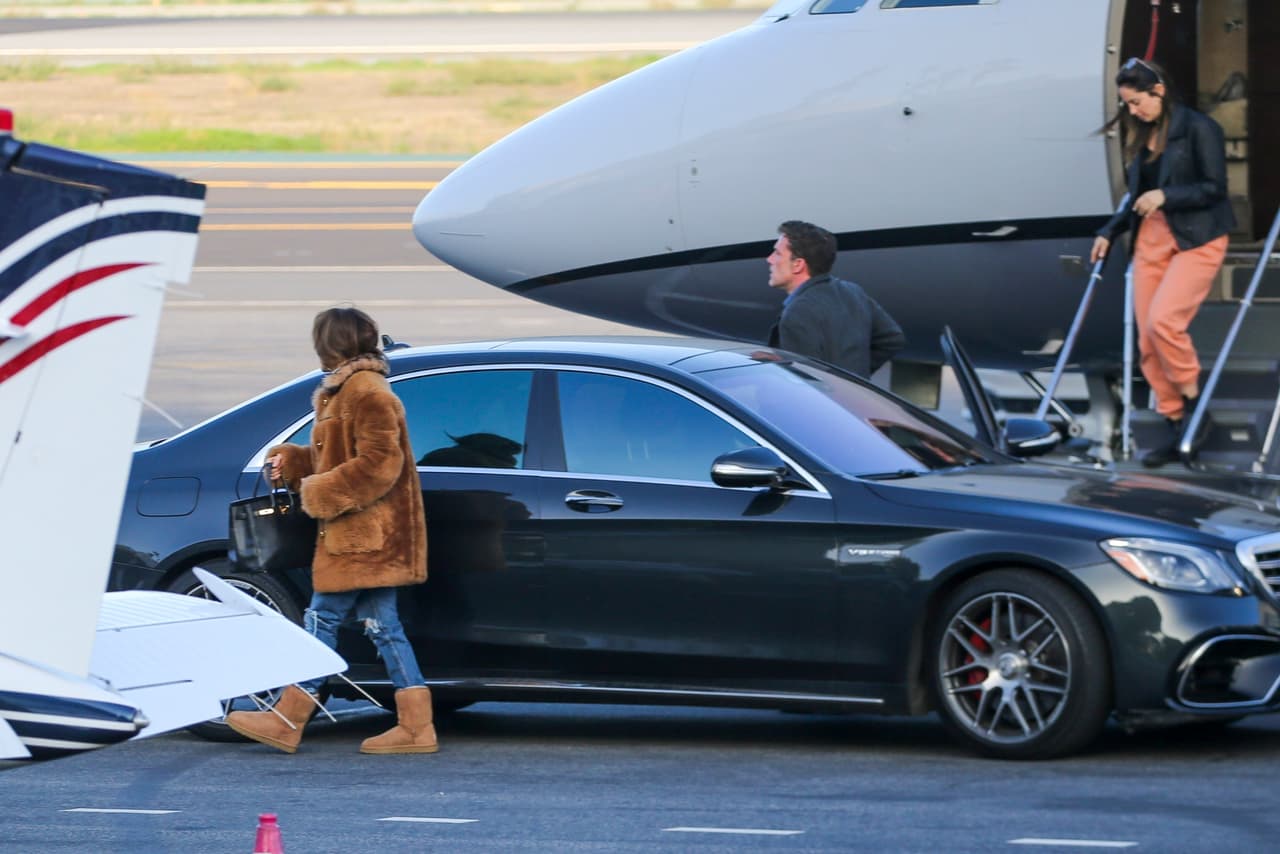 Ellos se comprometieron por primera vez en 2002, pero pospusieron la boda en 2003. 
<br>