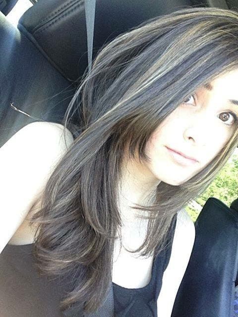 Una de las víctimas fue la hispana Michelle Littlefield, de 19 años, hija de una inmigrante ecuatoriana. El auto compacto en el que ella viajaba fue impactado por un camión de una empresa de paquetería, el cual fue golpeado por un deportivo que competía con otro a exceso de velocidad.