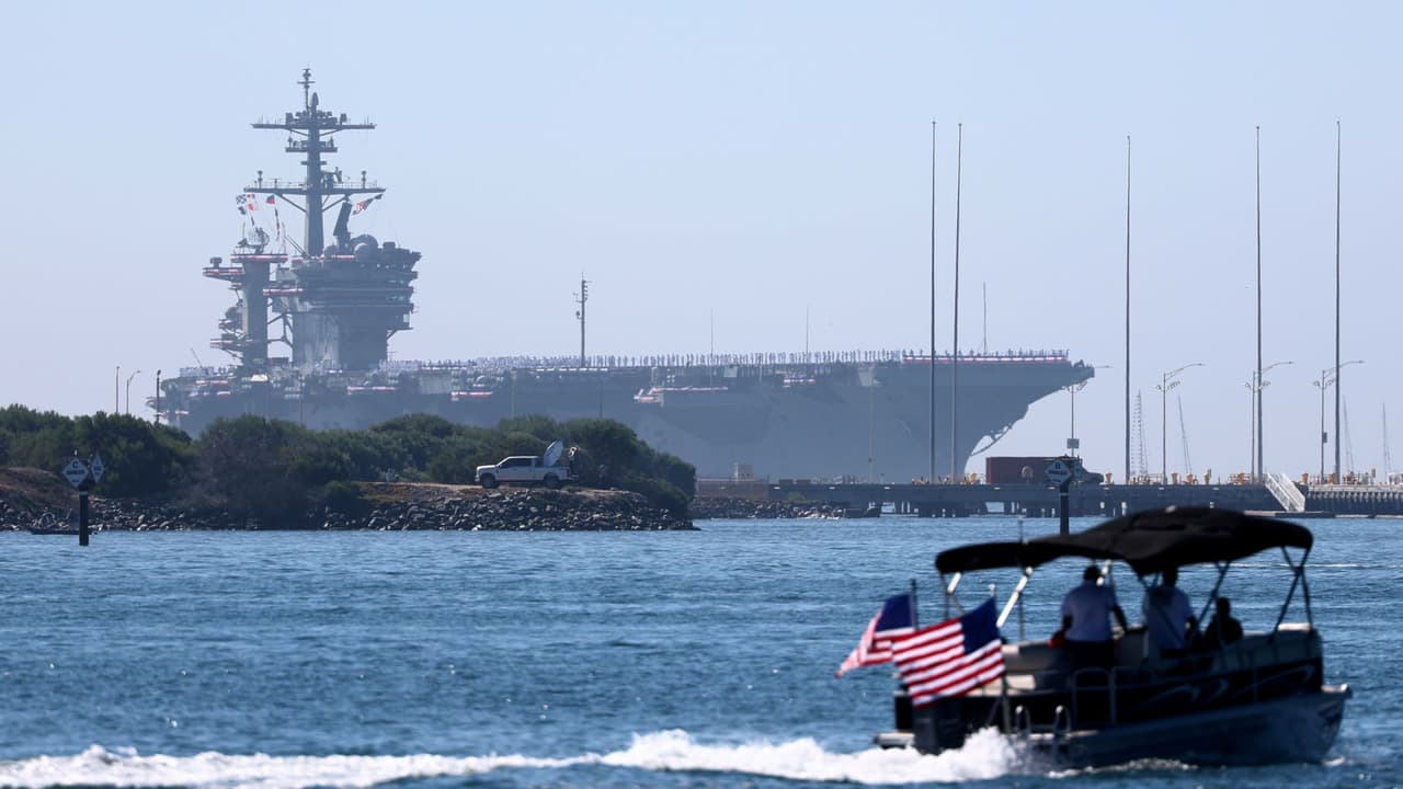 Regreso a casa del USS Abraham Lincoln: Marineros conocen a sus bebés nacidos durante el despliegue