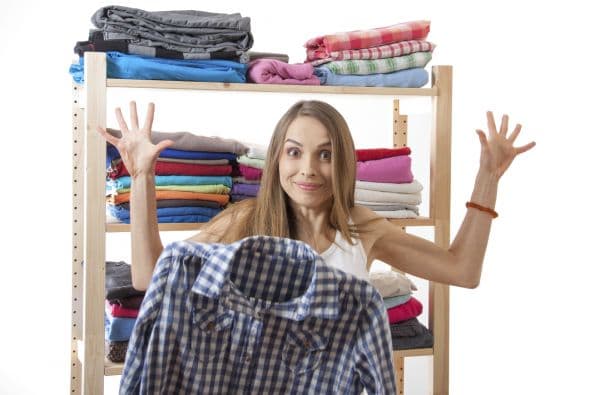 Incluir ropa de niños. Si las mujeres que participan son mamás, puedes incluir ropa de niños en el trueque. Durante nuestro evento, la hermana de una amiga nos dio esta idea. ¡No se nos había ocurrido! En la próxima swap party, que ya estamos organizando, incluiremos esta opción.