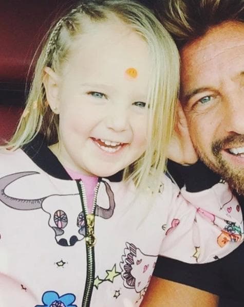 A pesar de estar en una situación complicada, Geraldine y Gabriel han sido cuidadosos para que sus hijas no sean afectadas por su separación.