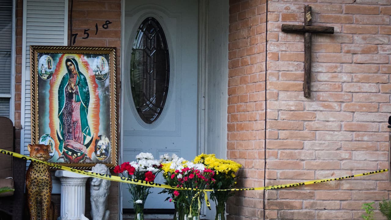 "De mi parte me hubiera gustado que la policía lo detuviera y diera toda la información de lo que pasó", dijo 
<a href="https://www.univision.com/local/houston-kxln/se-quito-la-vida-el-sospechoso-de-asesinar-a-cuatro-miembros-de-su-familia-en-houston-segun-la-policia-video">el tío del sospechoso y hermano de Jairo</a>, una de las víctimas.