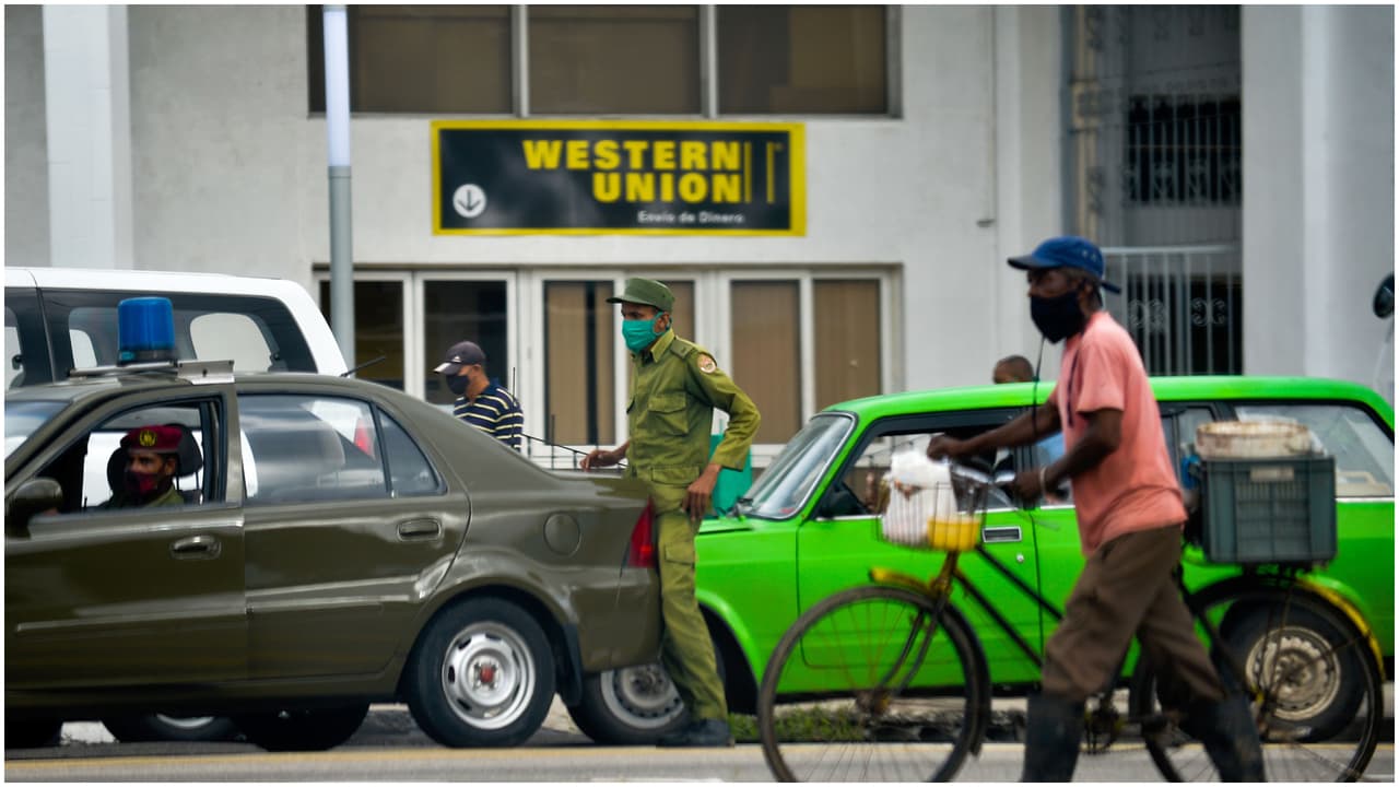 Western Union anuncia suspensión de remesas a Cuba tras sanciones del gobierno de Trump a la isla