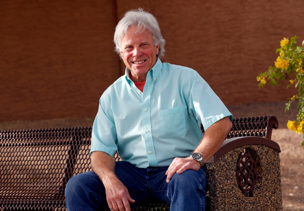 Editor de un periódico en Arizona acusa a su esposa de intentar envenenarlo y la demanda por $18 millones