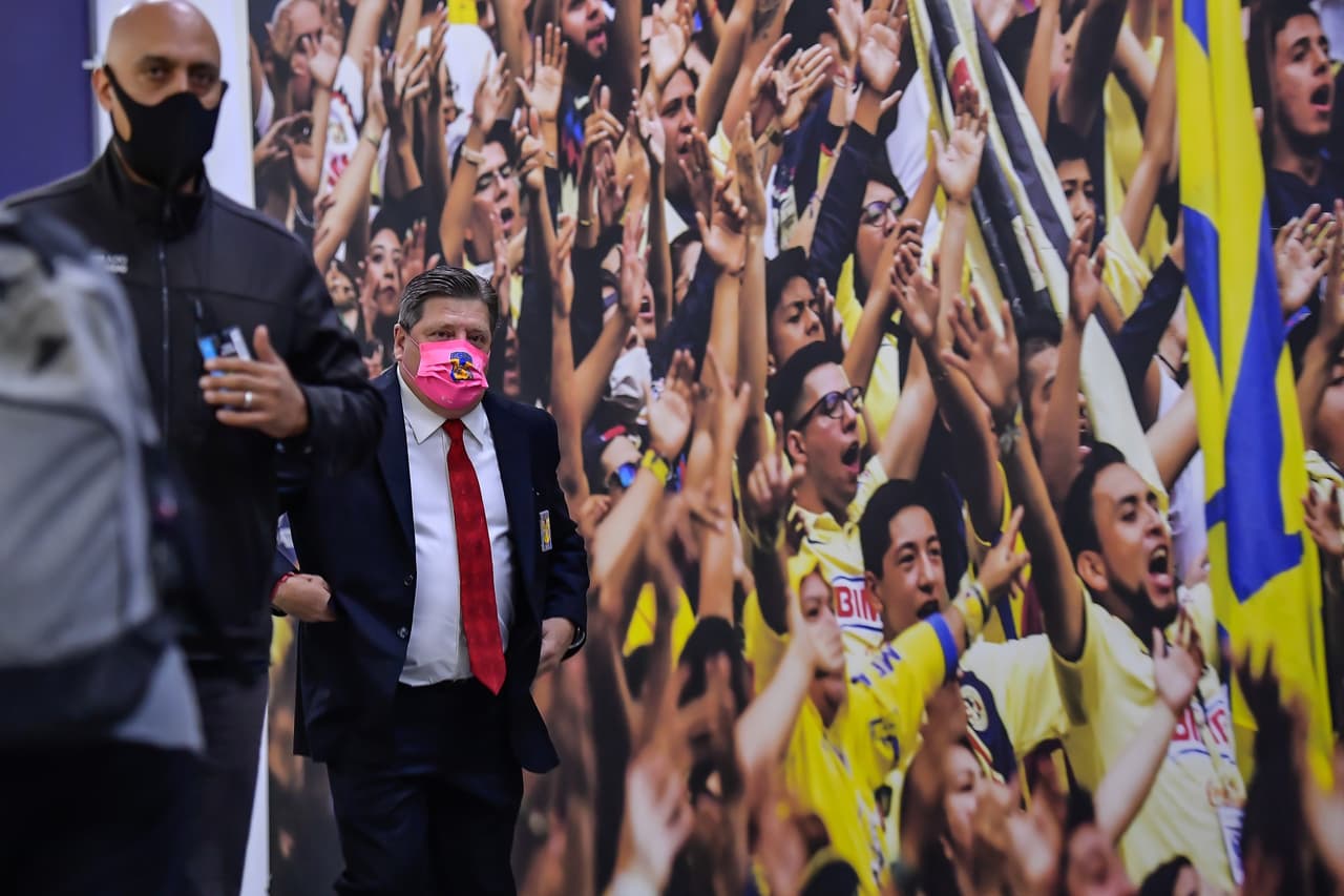 Miguel Herrera regresaba al Azteca por primera vez como DT de Tigres y con la mirada fija en los tres puntos en busca del segunod lugar de la clasificación.