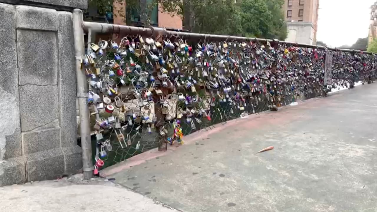 Reparaciones obligan a reubicar la Love Lock Fence temporalmente