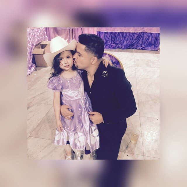 Sus redes sociales están plagadas de bellas instantáneas al lado de sus retoños.