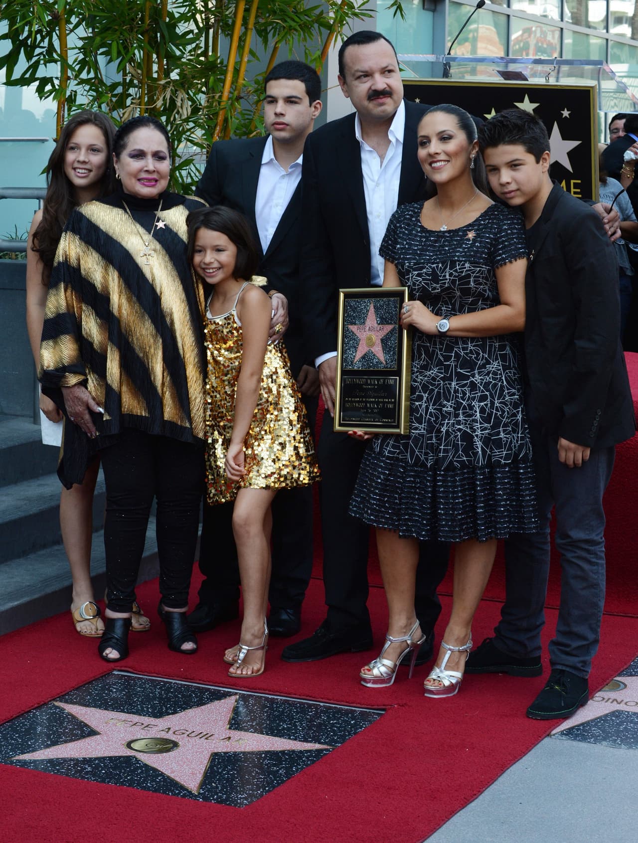 "En determinado momento 
<b>no voy a utilizar ningún influyentismo</b> (sic) y te lo digo públicamente. No, por el amor de Dios, no. Aquí es una situación en donde cada quien tiene que aprender de las decisiones que toma", dijo.
<br>