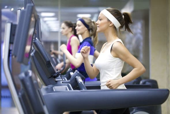 Membresía para el ‘gym’. A medida que la temperatura va en aumento, y la gente empieza a salir de sus casas para hacer actividad física al aire libre, los gimnasios necesitan atraer nueva clientela y, por eso, ofrecen tentadoras rebajas.