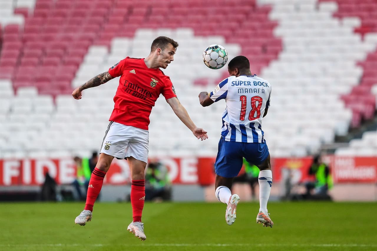 El Porto no puede ante el Benfica y se van con empate 1-1 durante la Jornada 31 de la Primeira Liga. Everton Souza Soares abrió el marcador para los locales al minuto 23, ya entrada la segunda parte del partido, fue Mateus Uribe quien igualó el marcador y logró salvar un punto para los 'Dragones Azules'.