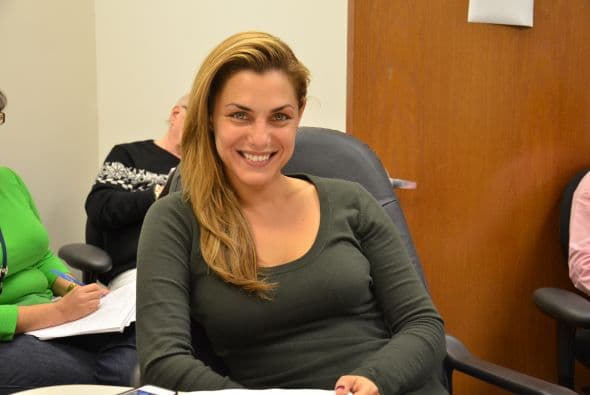 En esta ocasión te presentamos imágenes solo detrás de cámaras y comenzamos con Rosina Grosso en la reunión de producción de Sábado Gigante.