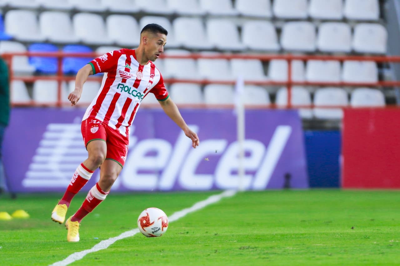 De cara a la fiesta grande del futbol mexicano, aparecieron Zaldívar y Vega para darle el triunfo al Rebaño. | Hurtado (36’) adelantó a los Rayados. Zaldívar (81’) emparejó los cartones y Vega, con tremendo golazo, le dio vuelta al juego.