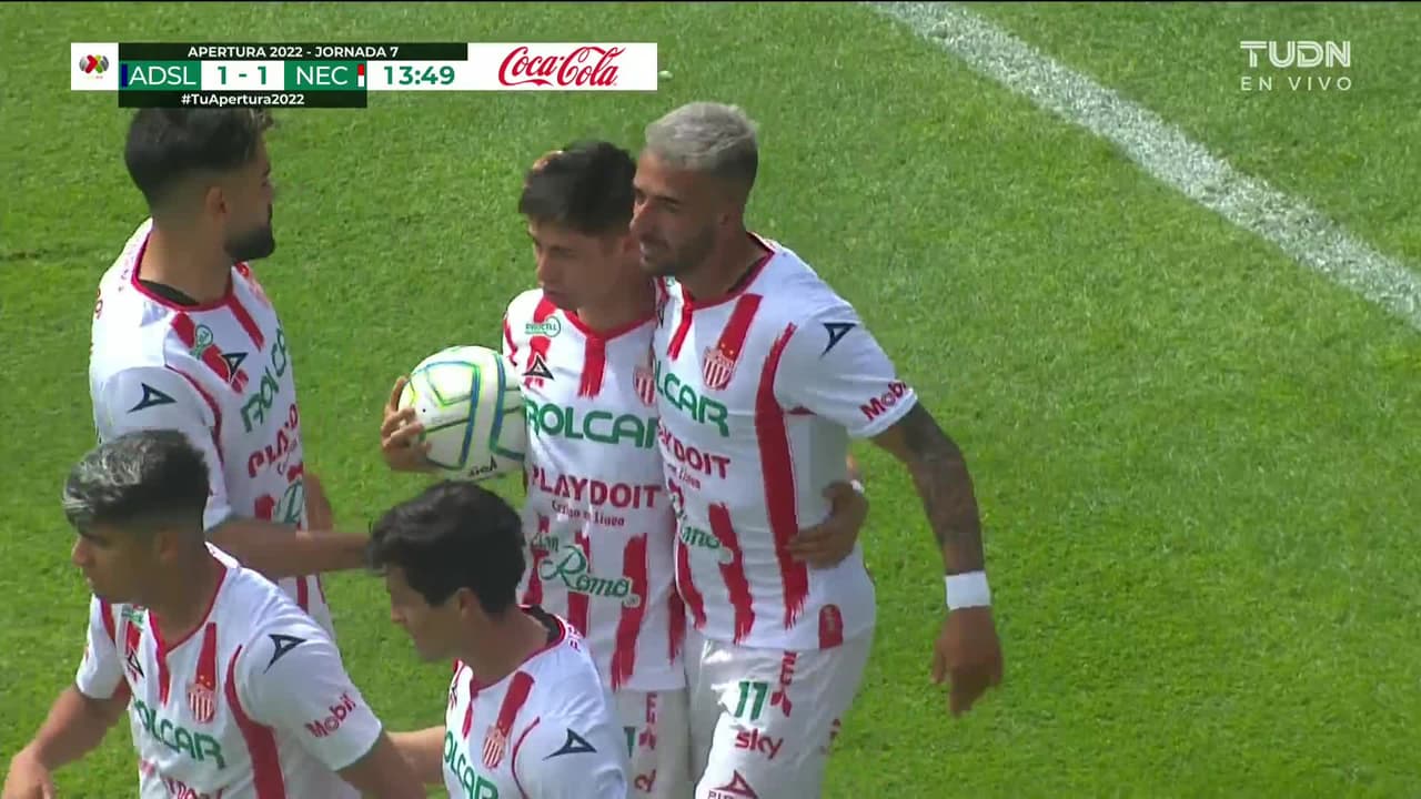 ¡GOL!  anota para Necaxa. Facundo Batista