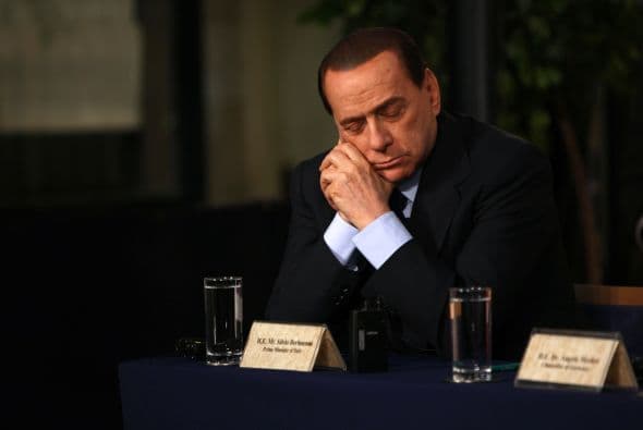 Y también durante una conferencia de prensa conjunta con otros líderes europeos y el primer ministro israelí Ehud Olmert en Jerusalén el 18 de enero de 2009 cayó en los brazos de morfeo.