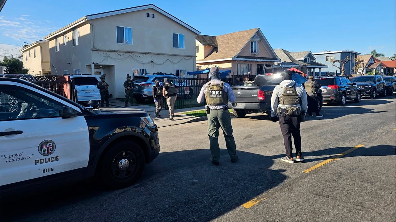 Reportan al menos dos operativos de inmigración en el centro de Los Ángeles