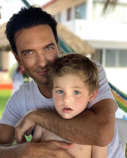 “No puedo llegar cuando él está dormido, no quiero perdérmelo, quiero estar con él y yo busco proyectos que se acomoden a mi vida como mamá y una mujer de familia”, añadió.
<br>