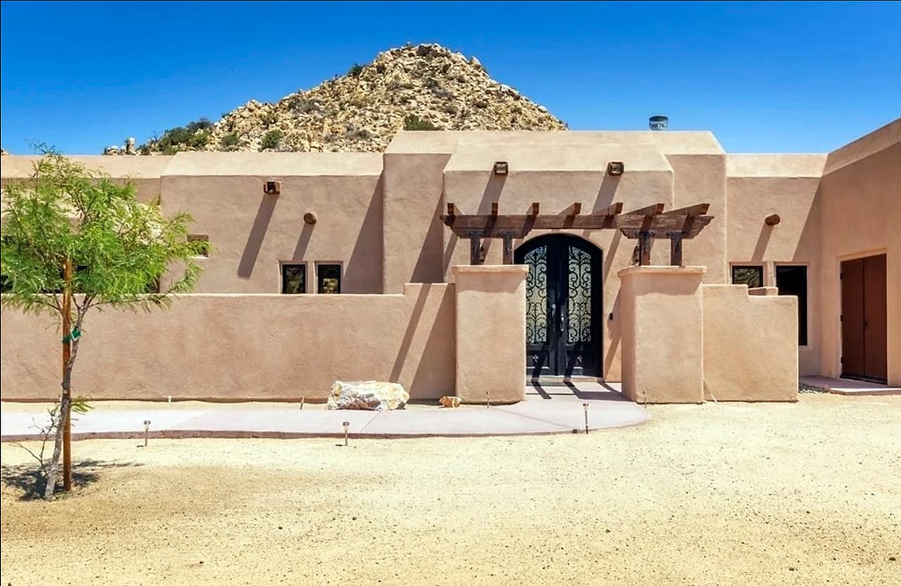 La abogada de la actriz, Elaine Bredehoft, declaró en junio, tras darse a conocer el veredicto final del juicio, que su cliente no contaba con los recursos suficientes para saldar la deuda.