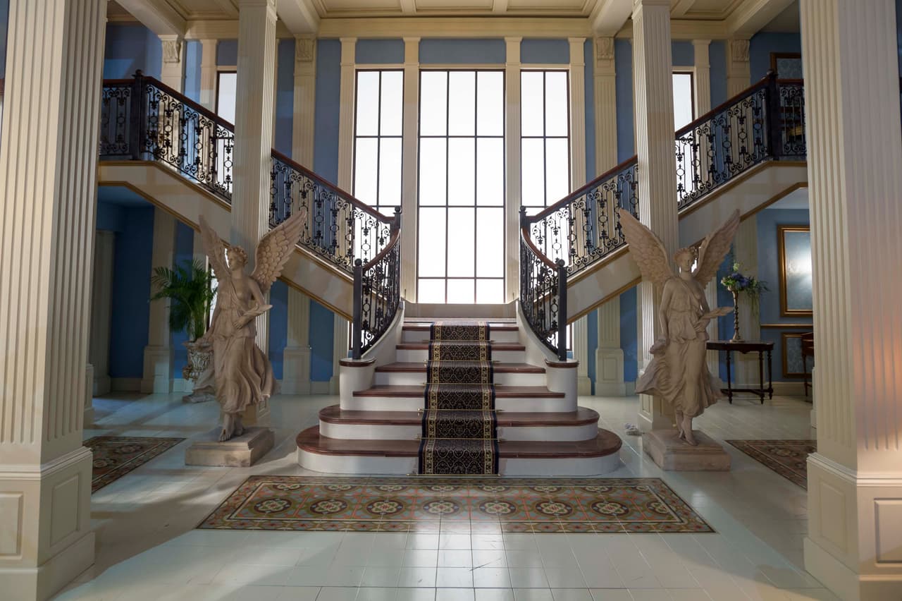 Estas escaleras llevan a las habitaciones.