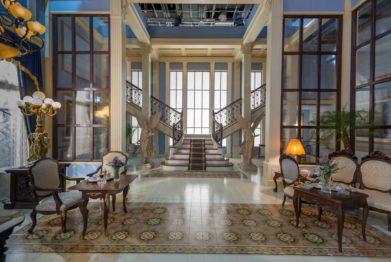 Al cruzarla entrarás a un lugar lleno de lujos.