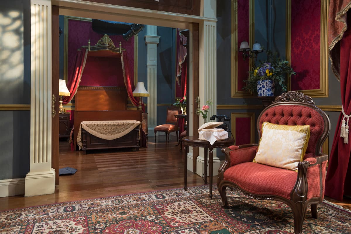 Los muebles son de muy buen gusto.