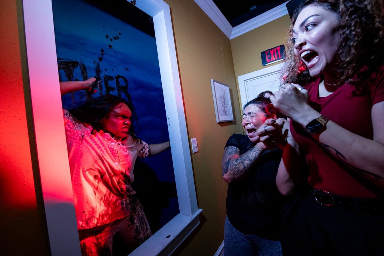 <h2 class="cms-H2-H2">The Exorcist: Believer</h2>
<br>Dos chicas desaparecidas han sido encontradas sin recordar lo que les ocurrió. Puedes aventurarte en la casa embrujada de una de las películas más aterradoras de todos los tiempos.