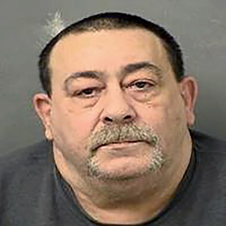 Richard Lange de 61 años, fue detenido y acusado por el secuestro, violación y asesinato de Mildred Matheny, una mujer de 78 años que sufría demencia. Los crímenes se cometieron 35 años atrás y gracias a una nueva tecnología de ADN se logró dar con el paradero del sospechoso principal.