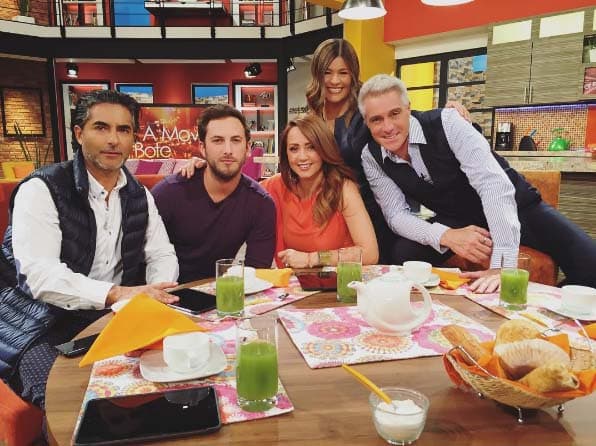 Delioso desayuno entre amigos para comenzar el día.