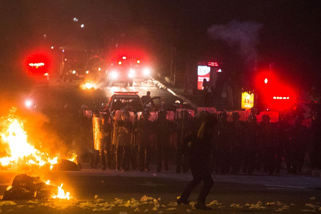 Los cuerpos de seguridad hicieron frente a los manifestantes