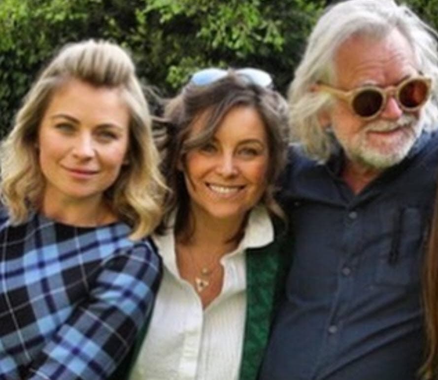 Además de Ludwika, son padres de 
<b><a href="https://www.univision.com/entretenimiento/en-video-asi-rescataron-a-dominika-paleta-del-accidente-que-la-dejo-en-muletas-video" target="_blank">Dominika</a></b>, también dedicada a la actuación. 
<br>