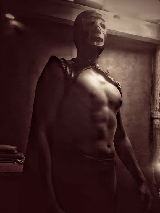 En televisión Tenoch ha actuado en series como 'Los Minondo', 'El encanto del águila', 'Cloroformo', 'Hasta que te conocí' y 'Blue Demon'.