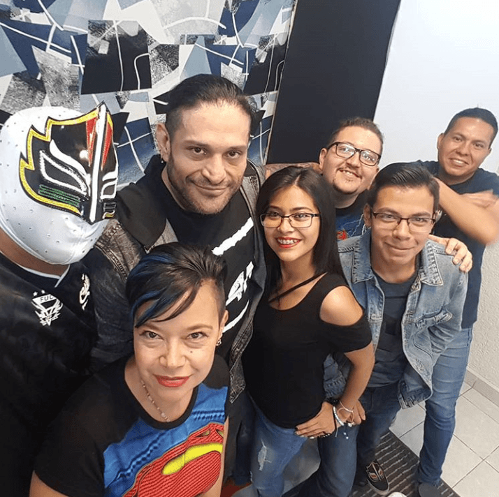 Recordó que en su romance hubo “mucha pasión y morbo” de uno hacia el otro”, y recordó que ella era “muy buena onda y una chava muy abierta”.
<br>