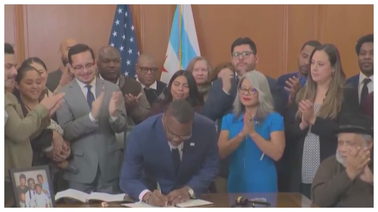 Chicago refuerza supervisión: alcalde firma orden contra conductas indebidas de agentes federales
