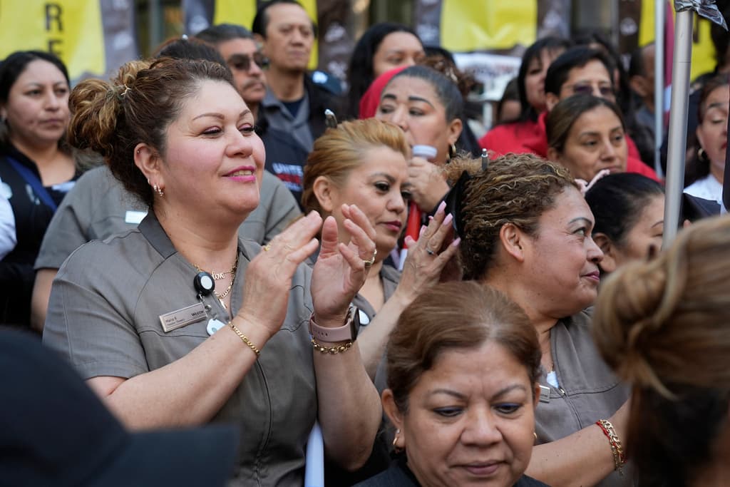 Trabajadores de 34 hoteles celebran contrato laboral con mejor salario y otras prestaciones