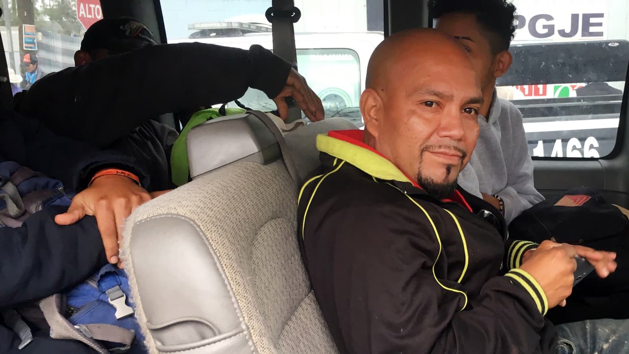 De regreso al sur: el retorno de los migrantes de la caravana que no aguantan y se ven obligados a volver a su país