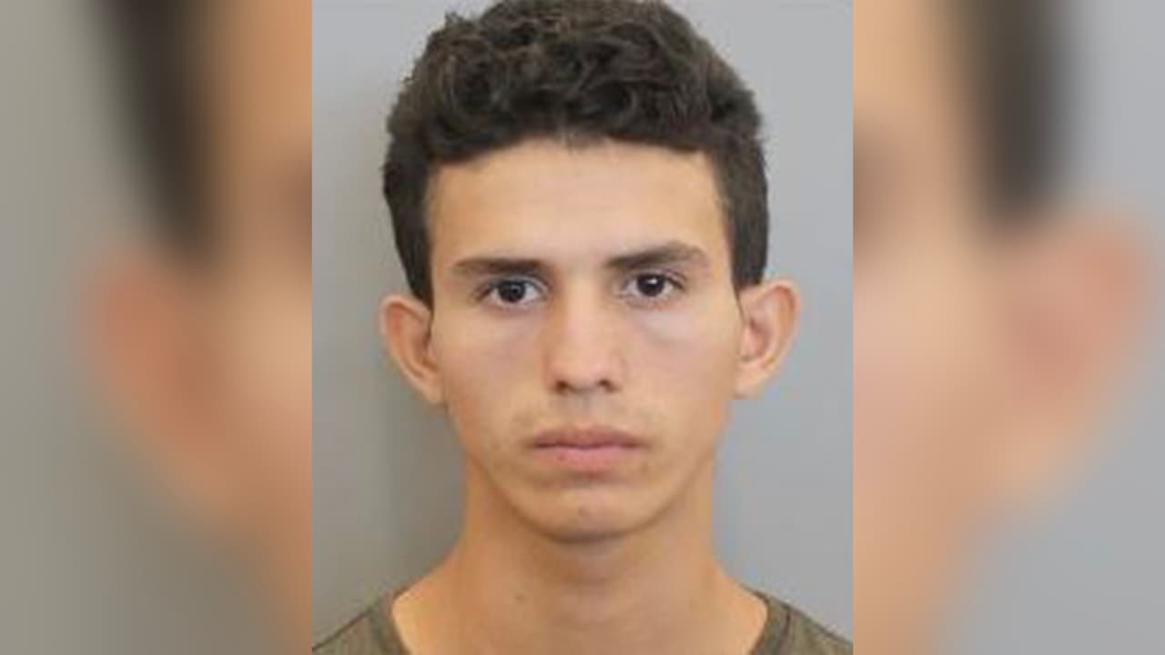 Buscan a hispano acusado de agredir sexualmente a un menor de edad en el suroeste de Houston