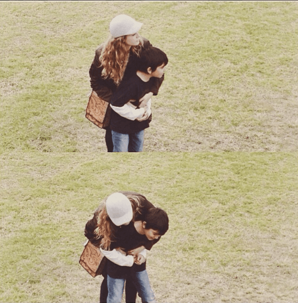 Las travesuras de hermanos nunca faltan entre ellos.