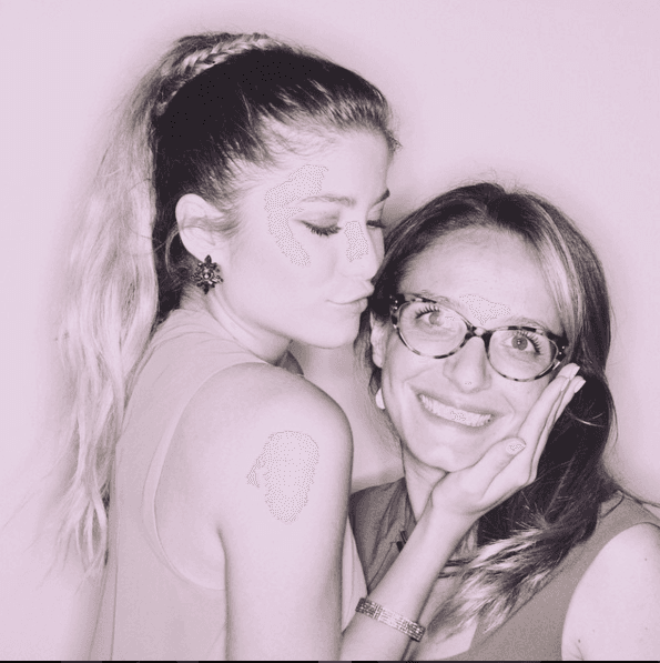 Su PR es una de sus mejores amigas y pasan mucho tiempo juntas.