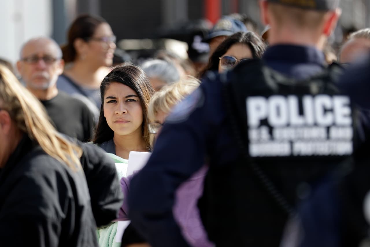 Qué pasa si un indocumentado mexicano decide irse de EEUU y no tiene pasaporte: respondemos tus preguntas de inmigración