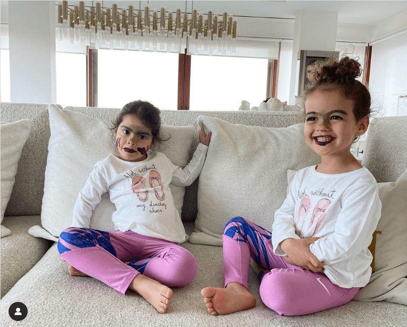 Eva y Alana, hijas de Georgina Rodríguez y Cristiano Ronaldo, con pantalones Nike