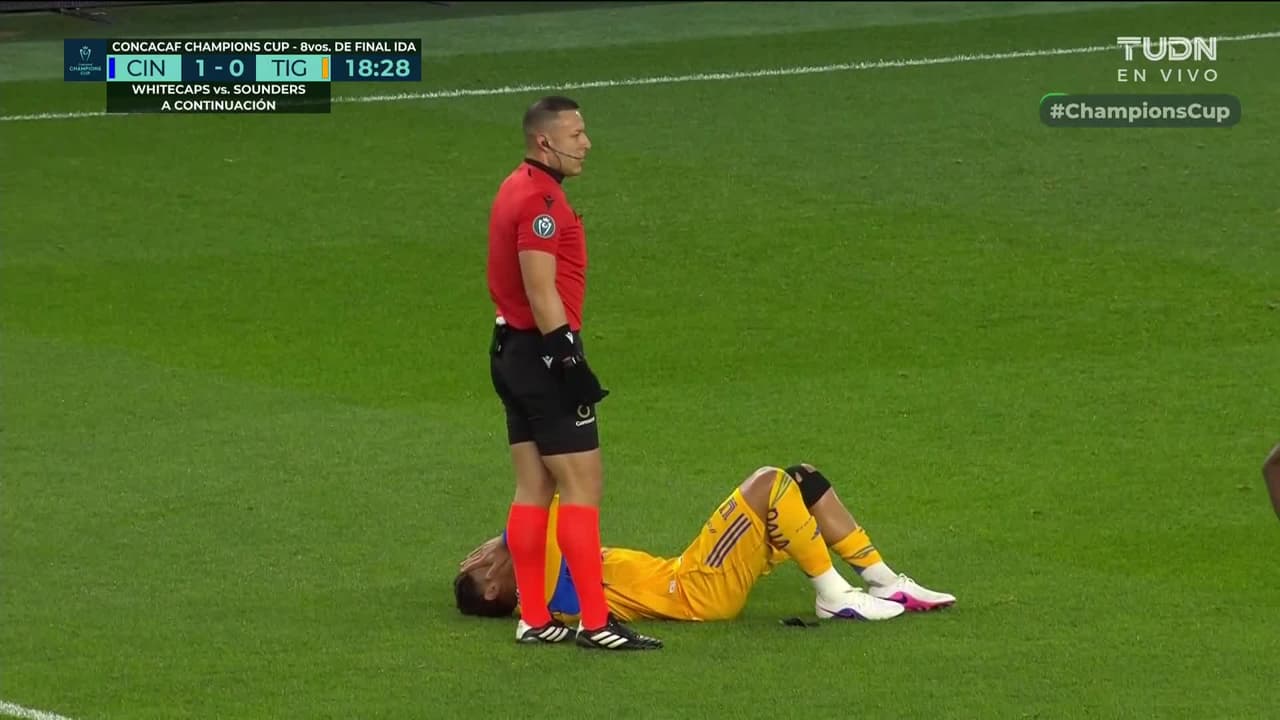 Se prenden las alarmas en Tigres ¡Romulo sale de cambio y su rostro refleja preocupación!