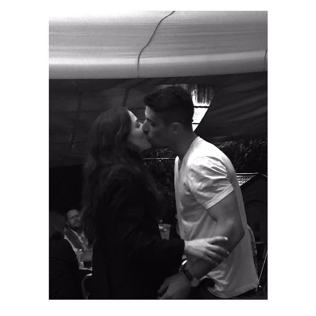 <b><a href="http://www.univision.com/temas/zuria-vega">Vega</a></b> y Guerra poco a poco han ido abriendo las puertas de su intimidad y es que antes era poco común verlos demostrándose cariño en redes sociales, pero el amor ganó y ahora no les da pena expresar lo que siente frente a todos.