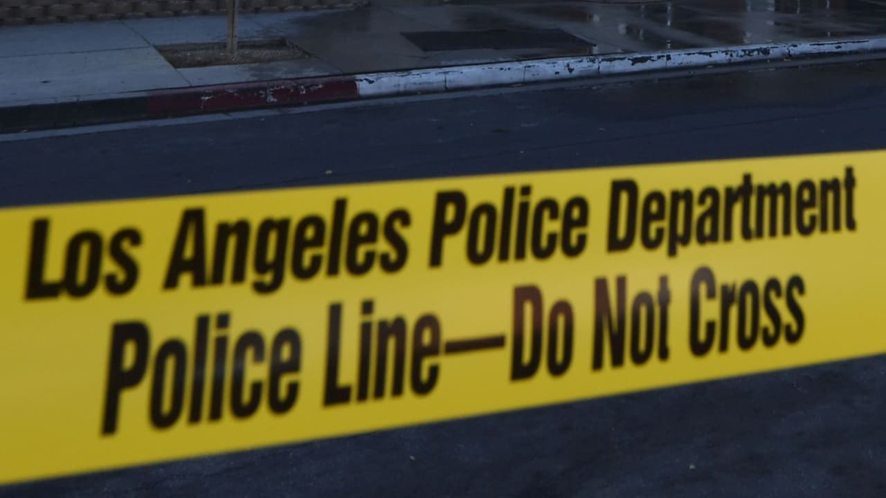 Al menos dos personas resultan heridas tras un tiroteo en el área de Sherman Oaks