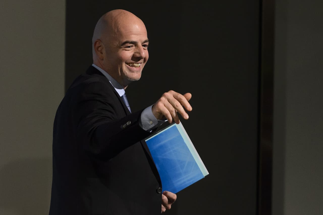 Infantino, no. 2 de la UEFA, es candidato a presidencia de FIFA desplazando a Platini