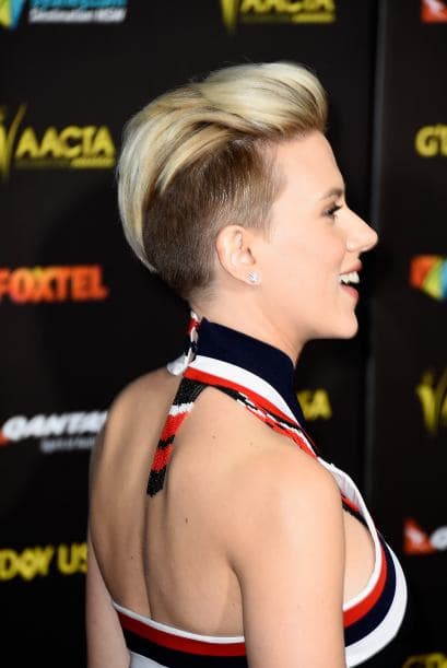 Esta actriz puede hacerse lo que sea y sigue luciendo muy sexy.