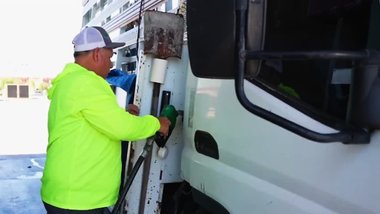 Continúa el aumento en el precio de la gasolina a nivel nacional y choferes de camiones podrían ser los más afectados